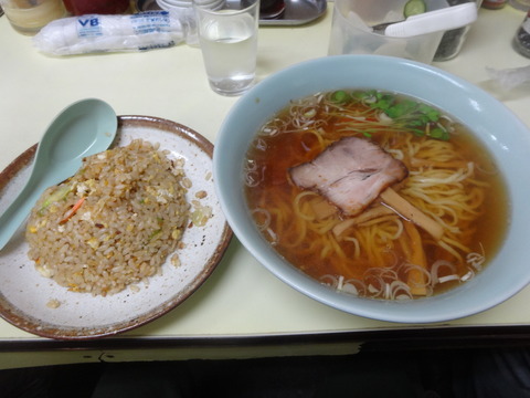 半チャーハンとラーメンセット